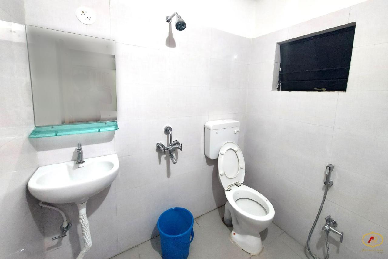 Hotel Aayes And Resort Shanti Niketan Luaran gambar